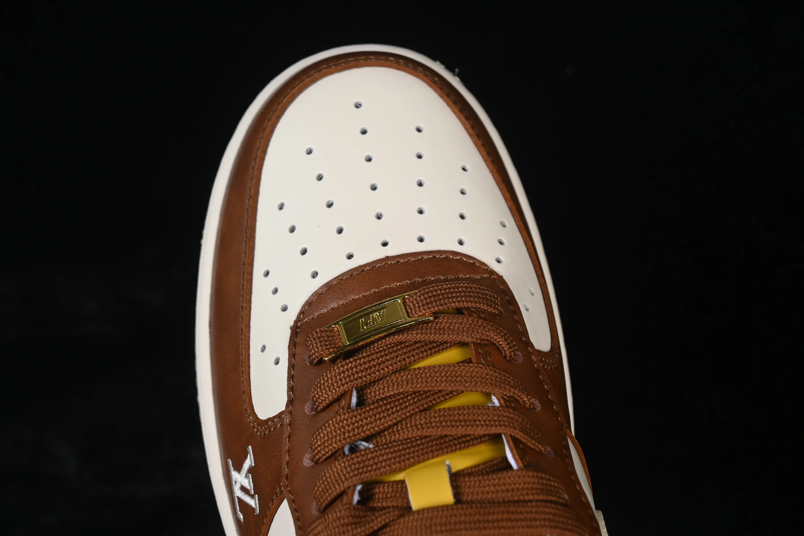 All categories Nk Air Force 1 Air Force series Nk Air Force 1 Low Air Force low top Nike Air Force 1'07 Low joint milk white coffee brown Air Force 1 low top casual sneakers IH1817-800